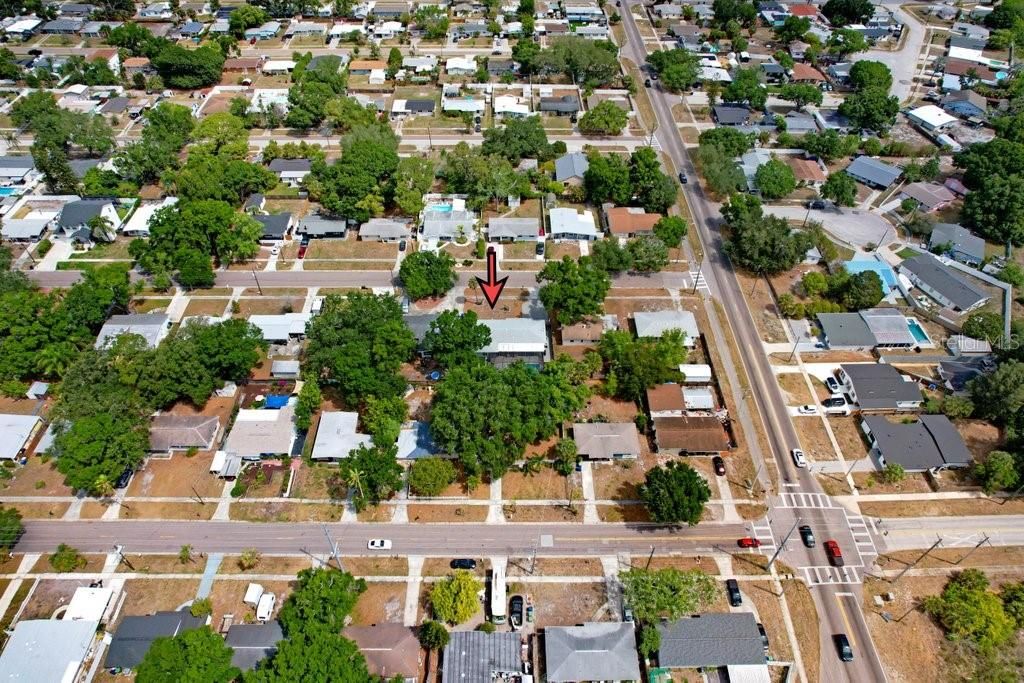 Activo con contrato: $550,000 (4 camas, 2 baños, 1614 Pies cuadrados)