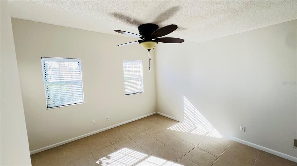For Rent: $2,400 (3 beds, 2 baths, 1565 Square Feet)