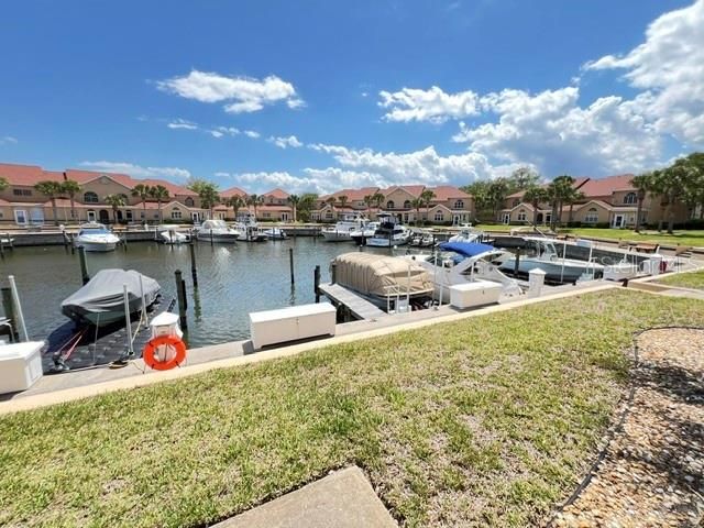 For Rent: $2,400 (3 beds, 2 baths, 1565 Square Feet)