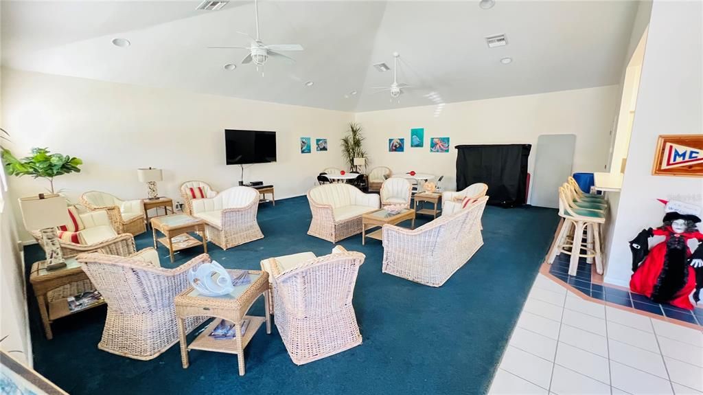 For Rent: $2,400 (3 beds, 2 baths, 1565 Square Feet)