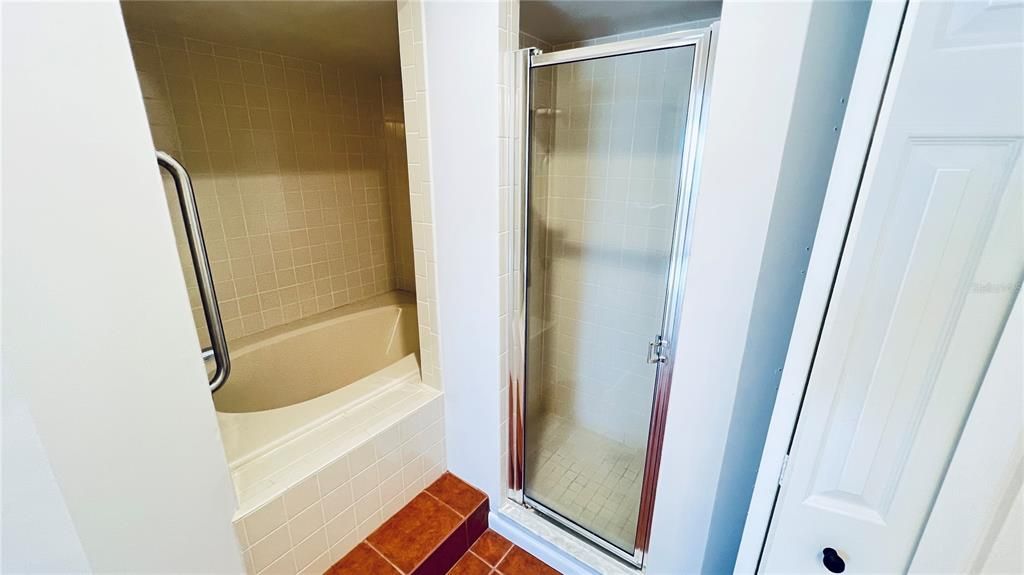 For Rent: $2,400 (3 beds, 2 baths, 1565 Square Feet)