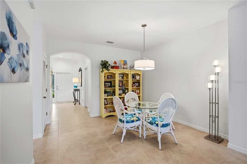 Active With Contract: $433,500 (3 beds, 2 baths, 1806 Square Feet)