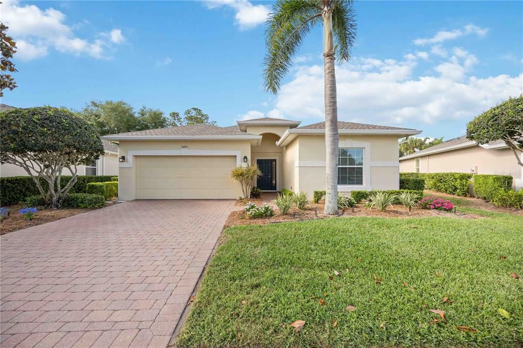 Active With Contract: $433,500 (3 beds, 2 baths, 1806 Square Feet)