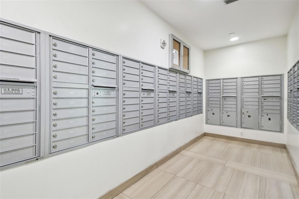 Под контрактом: $919,000 (3 спален, 2 ванн, 1739 Квадратных фут)