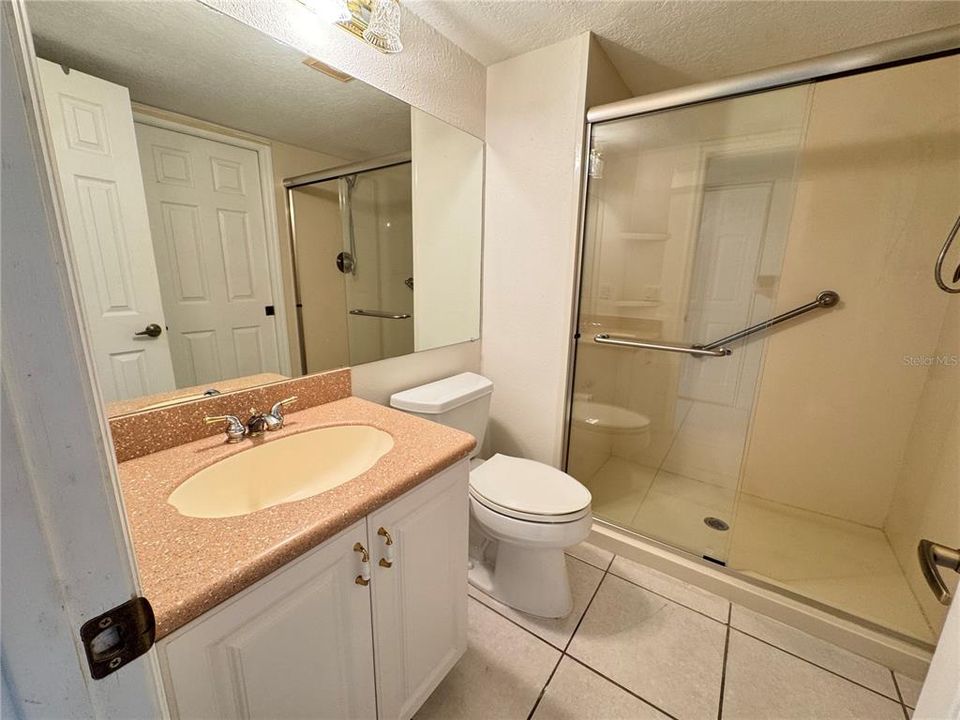 En Venta: $215,000 (2 camas, 2 baños, 1272 Pies cuadrados)