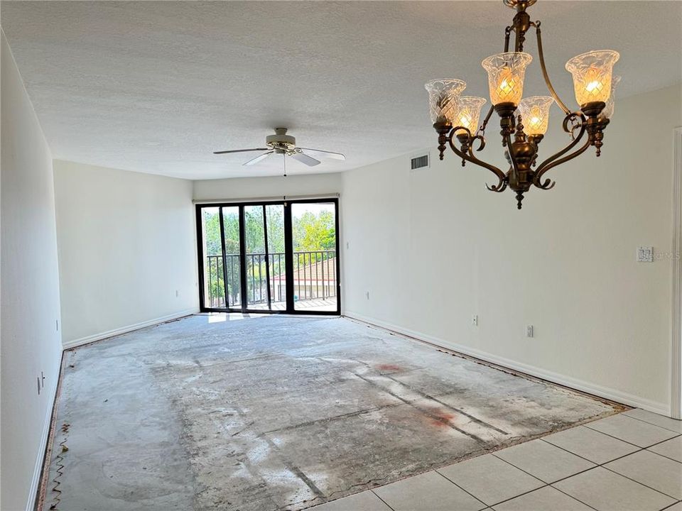 En Venta: $215,000 (2 camas, 2 baños, 1272 Pies cuadrados)