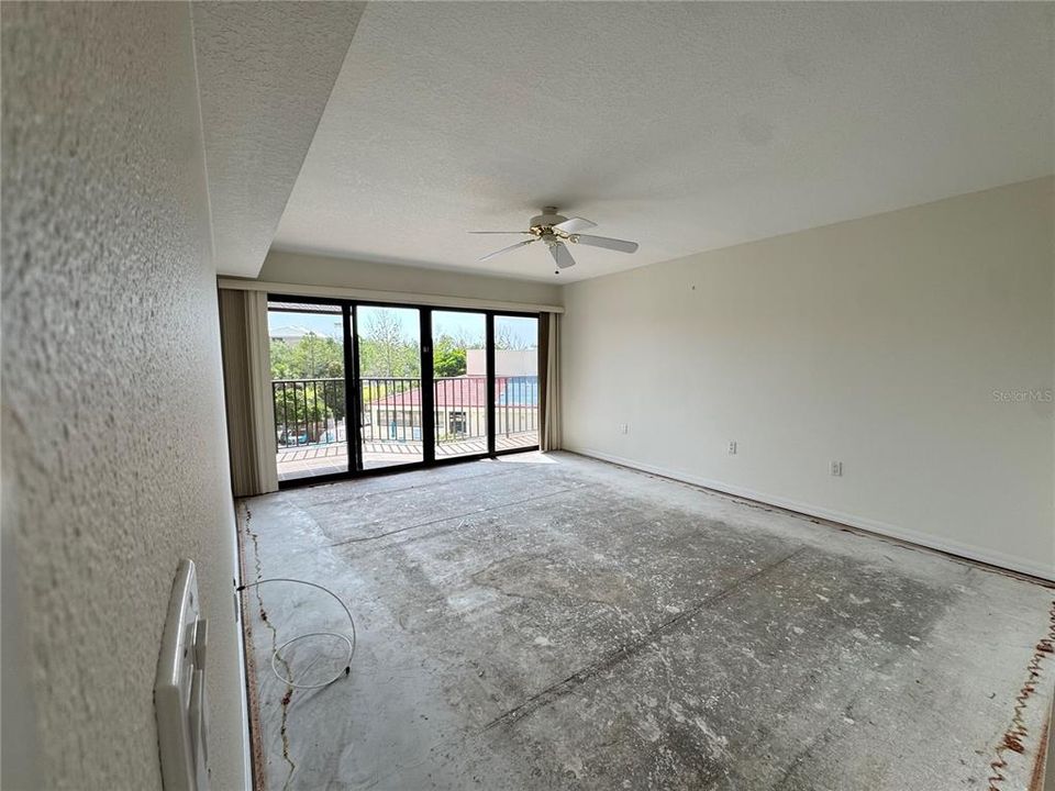 En Venta: $215,000 (2 camas, 2 baños, 1272 Pies cuadrados)