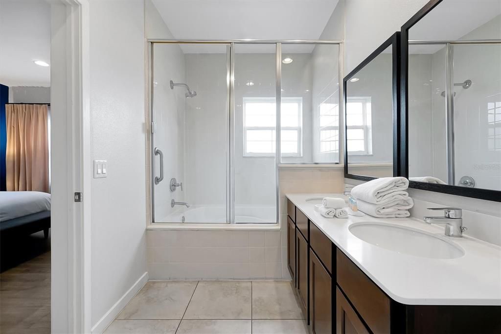 For Sale: $279,000 (2 beds, 2 baths, 1350 Square Feet)