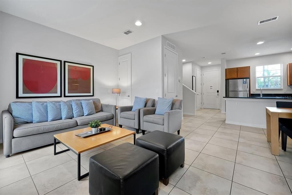 For Sale: $279,000 (2 beds, 2 baths, 1350 Square Feet)