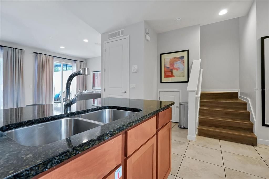 For Sale: $279,000 (2 beds, 2 baths, 1350 Square Feet)