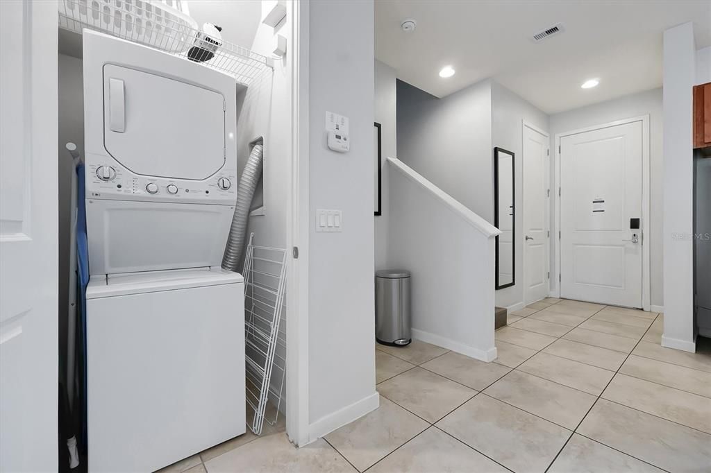 For Sale: $279,000 (2 beds, 2 baths, 1350 Square Feet)