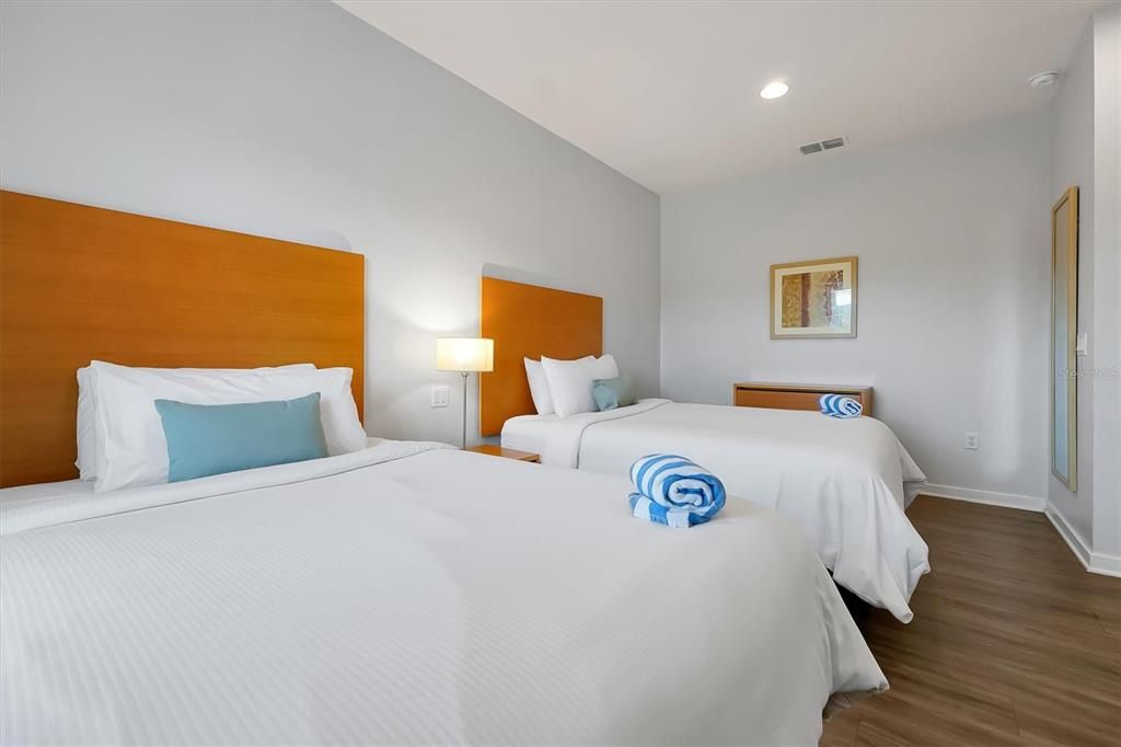 For Sale: $279,000 (2 beds, 2 baths, 1350 Square Feet)