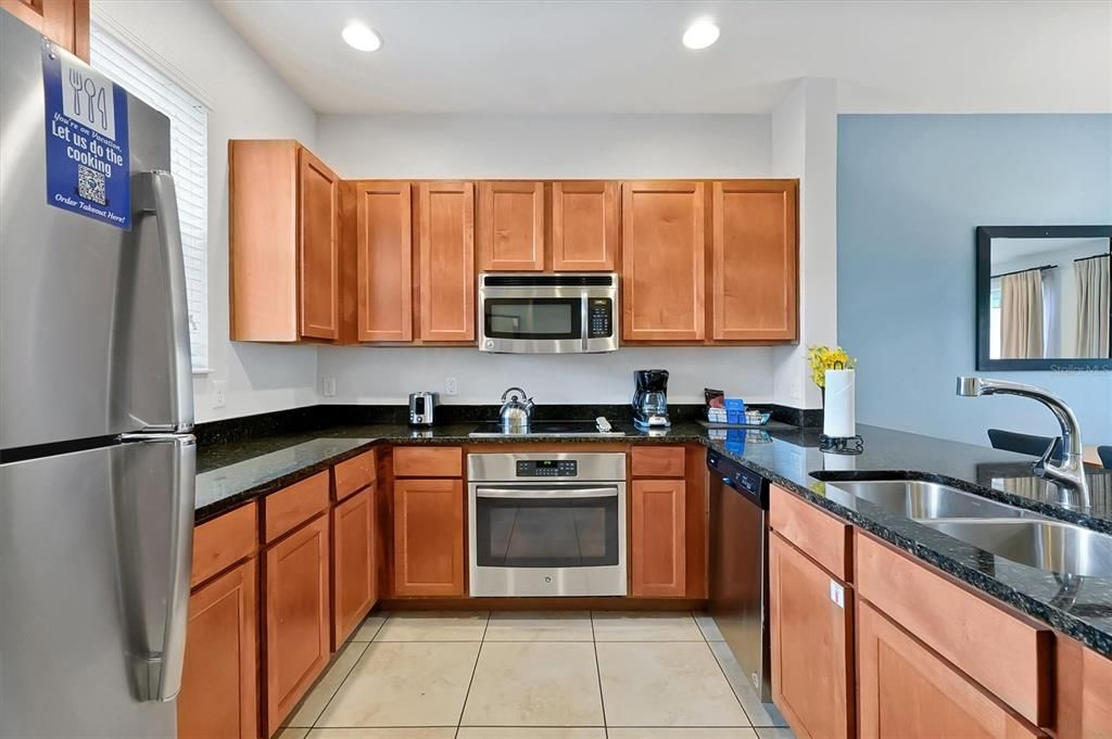 For Sale: $279,000 (2 beds, 2 baths, 1350 Square Feet)