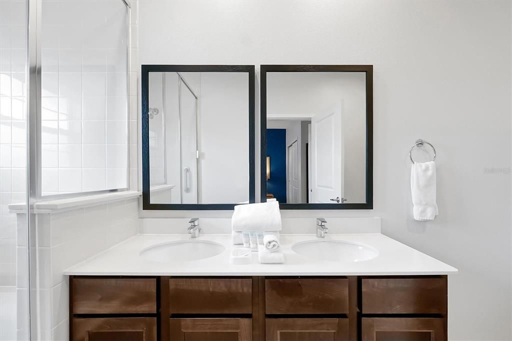 For Sale: $279,000 (2 beds, 2 baths, 1350 Square Feet)