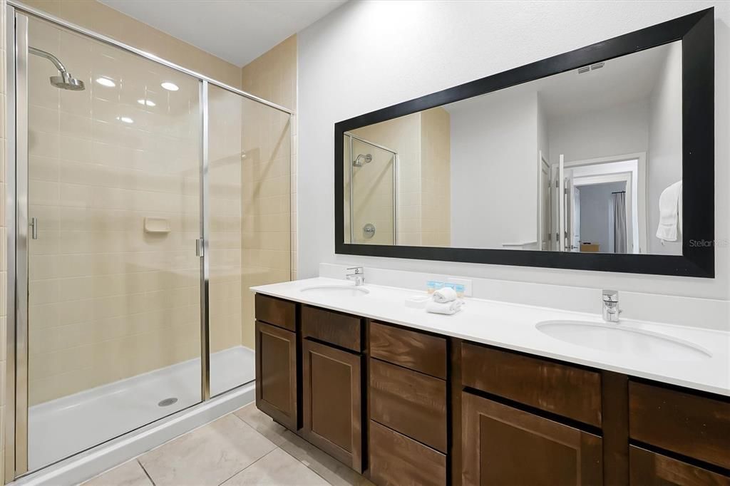 For Sale: $279,000 (2 beds, 2 baths, 1350 Square Feet)