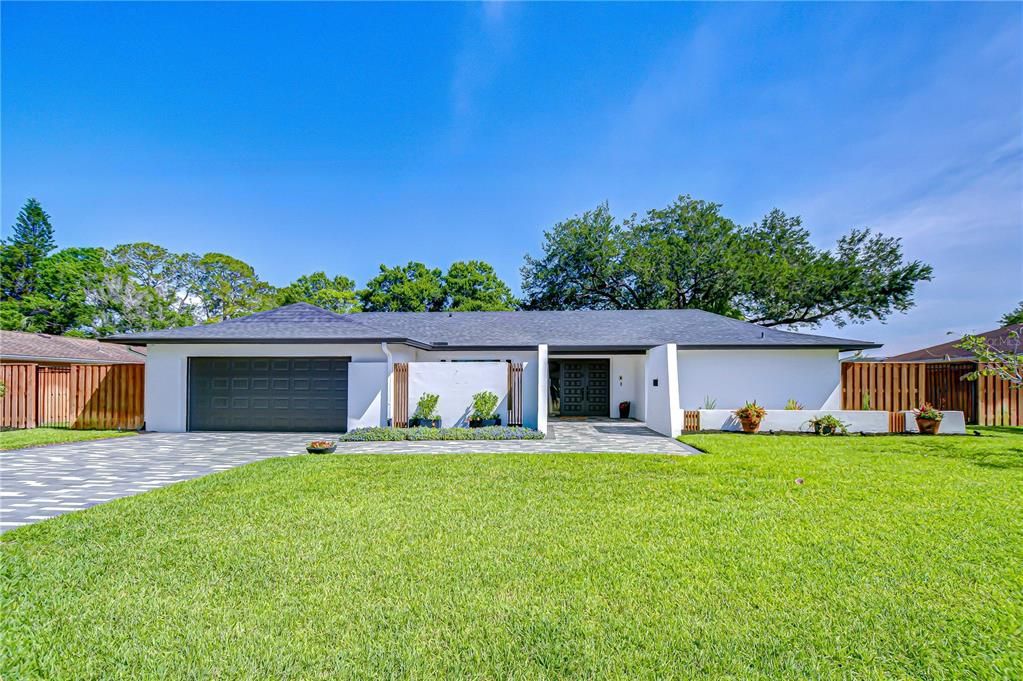Activo con contrato: $825,000 (4 camas, 3 baños, 2663 Pies cuadrados)