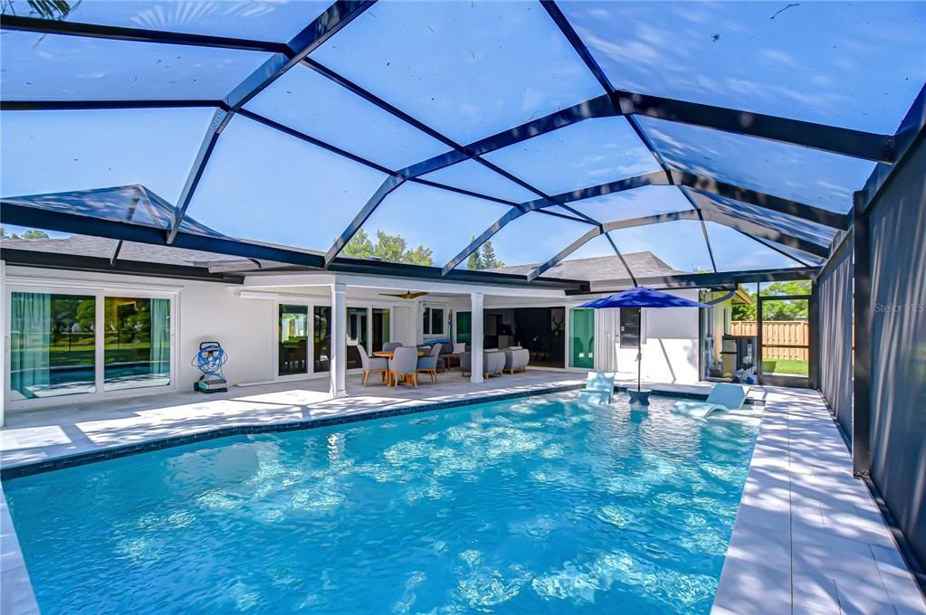 Activo con contrato: $825,000 (4 camas, 3 baños, 2663 Pies cuadrados)