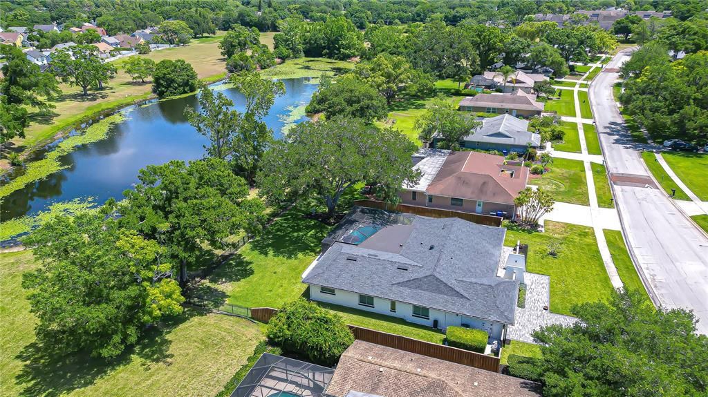 Activo con contrato: $825,000 (4 camas, 3 baños, 2663 Pies cuadrados)
