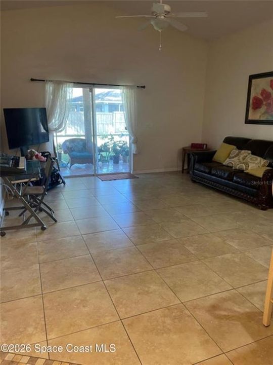 En Venta: $330,000 (3 camas, 2 baños, 1480 Pies cuadrados)