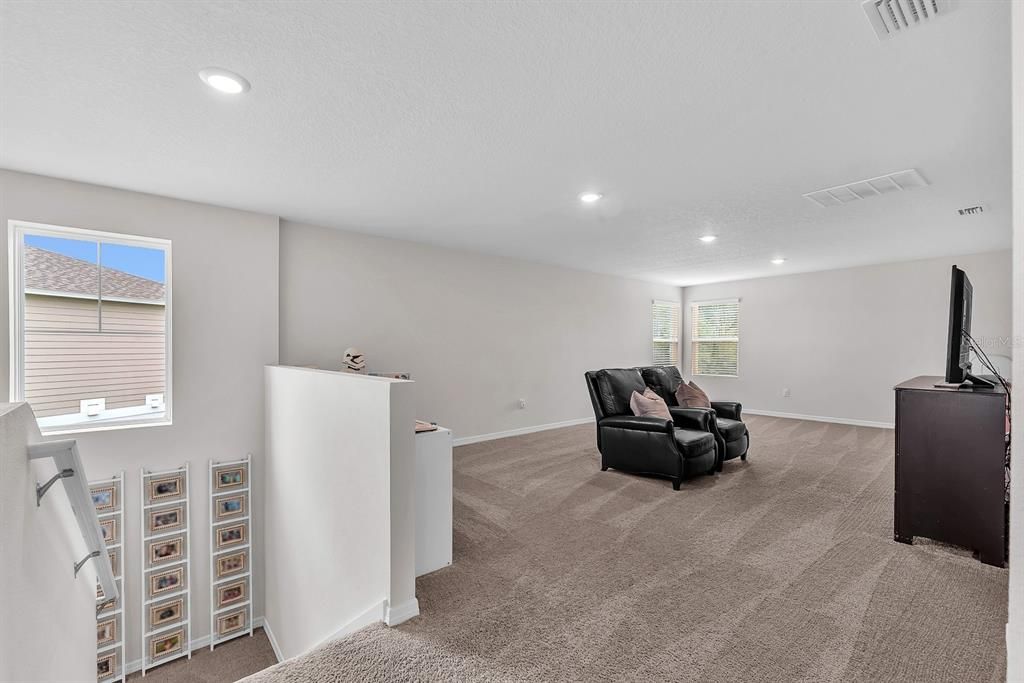 Activo con contrato: $699,000 (6 camas, 3 baños, 3878 Pies cuadrados)