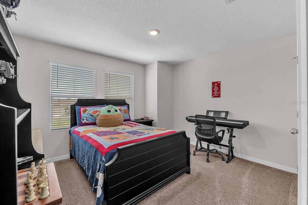 Activo con contrato: $699,000 (6 camas, 3 baños, 3878 Pies cuadrados)