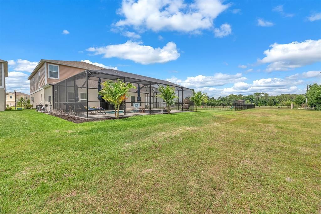 Activo con contrato: $699,000 (6 camas, 3 baños, 3878 Pies cuadrados)