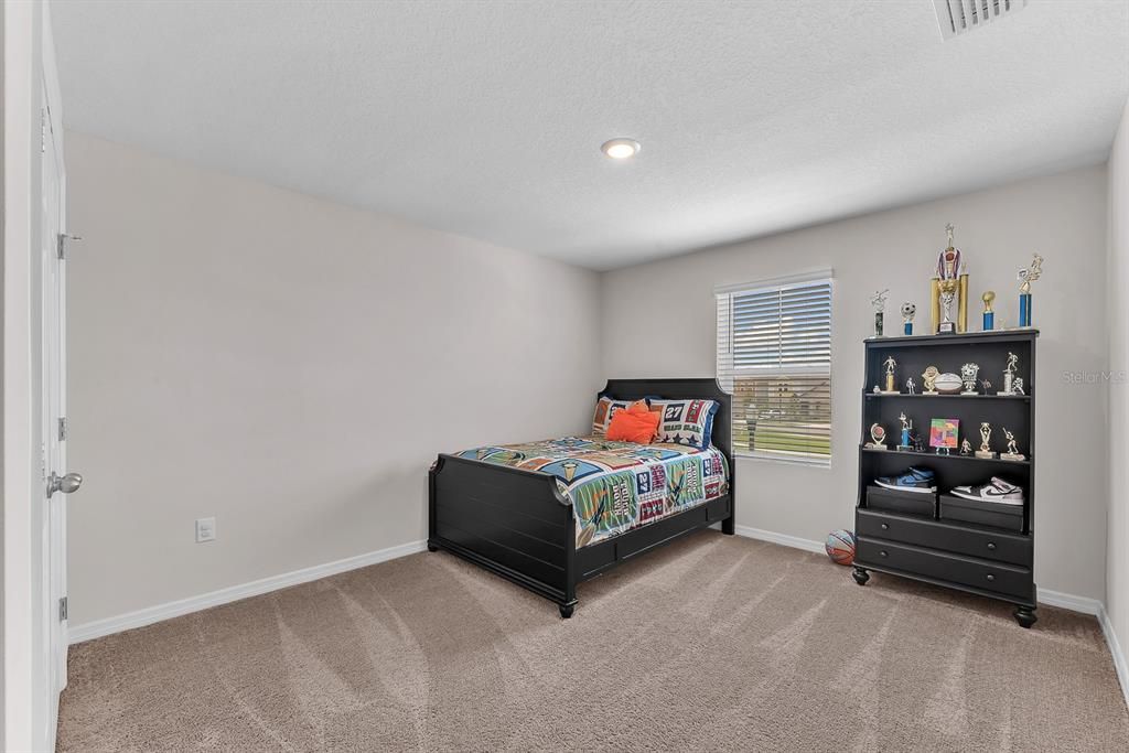 Activo con contrato: $699,000 (6 camas, 3 baños, 3878 Pies cuadrados)