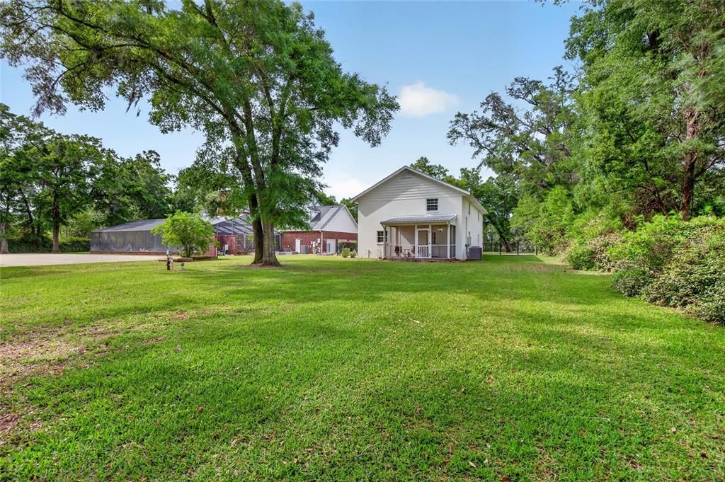 Active With Contract: $2,259,000 (6 beds, 7 baths, 6337 Square Feet)