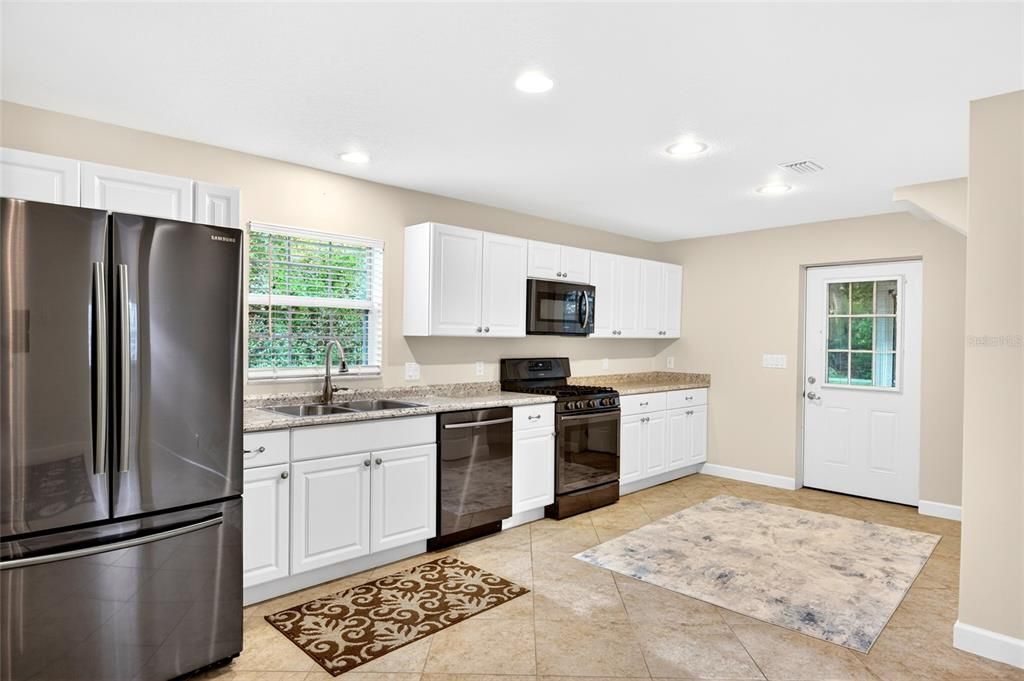 Active With Contract: $2,259,000 (6 beds, 7 baths, 6337 Square Feet)