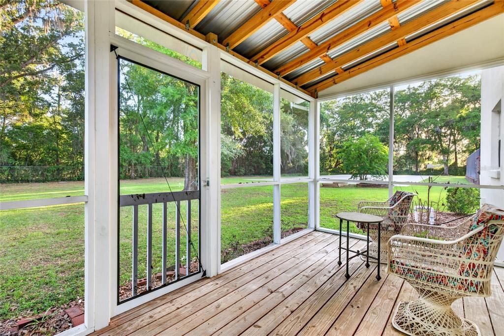 Active With Contract: $2,259,000 (6 beds, 7 baths, 6337 Square Feet)