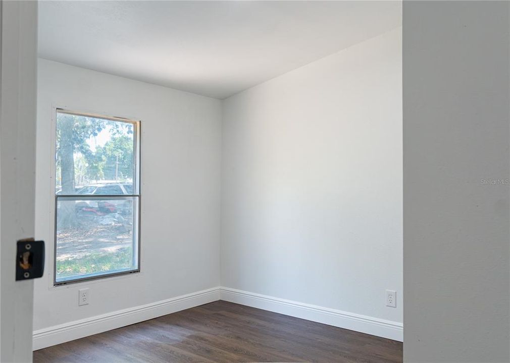 For Sale: $159,900 (3 beds, 2 baths, 960 Square Feet)