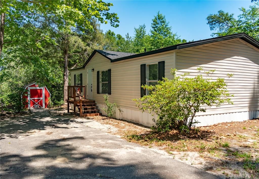 For Sale: $159,900 (3 beds, 2 baths, 960 Square Feet)