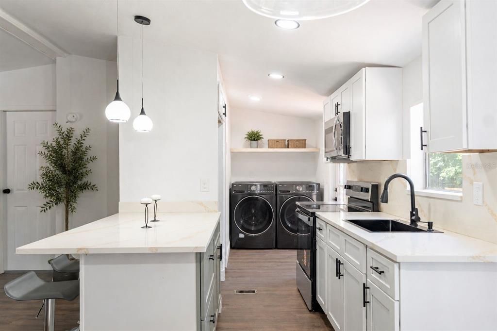 For Sale: $159,900 (3 beds, 2 baths, 960 Square Feet)