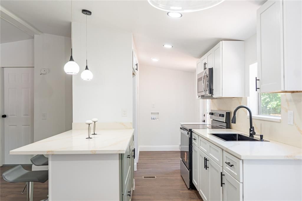For Sale: $159,900 (3 beds, 2 baths, 960 Square Feet)