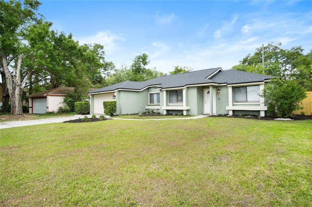Active With Contract: $327,000 (3 beds, 2 baths, 1388 Square Feet)