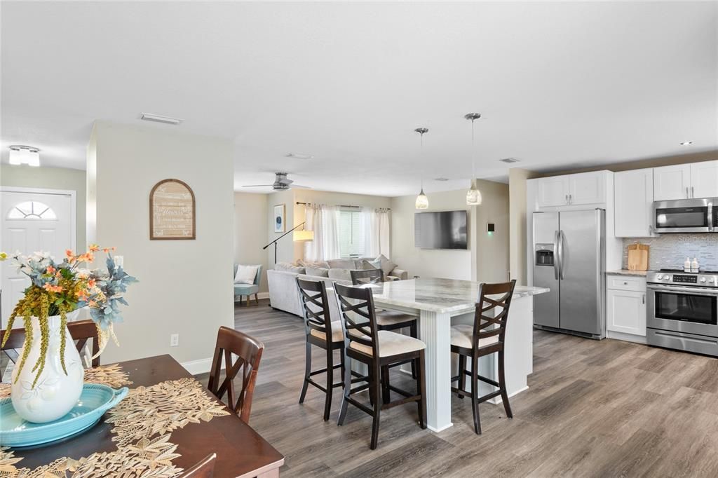 Active With Contract: $327,000 (3 beds, 2 baths, 1388 Square Feet)