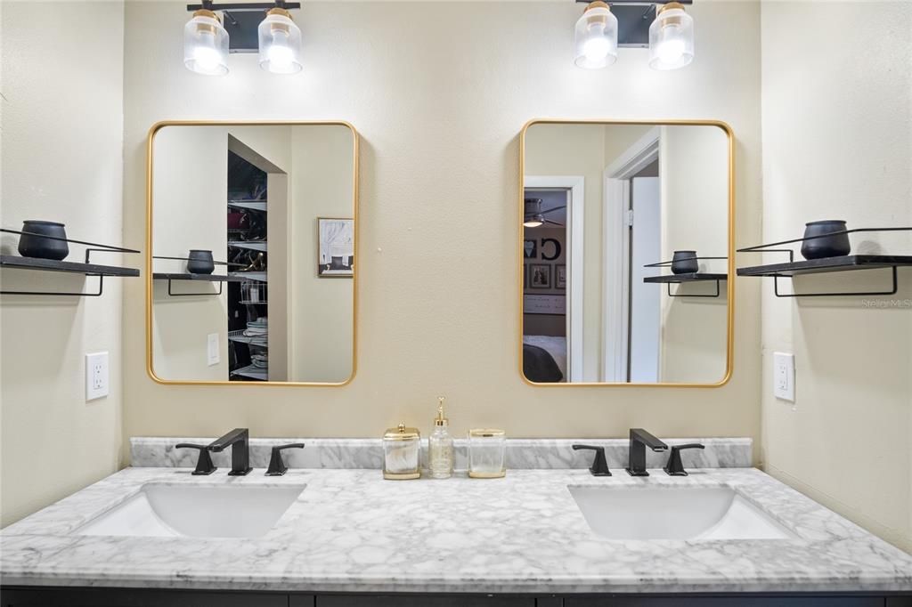 Active With Contract: $327,000 (3 beds, 2 baths, 1388 Square Feet)