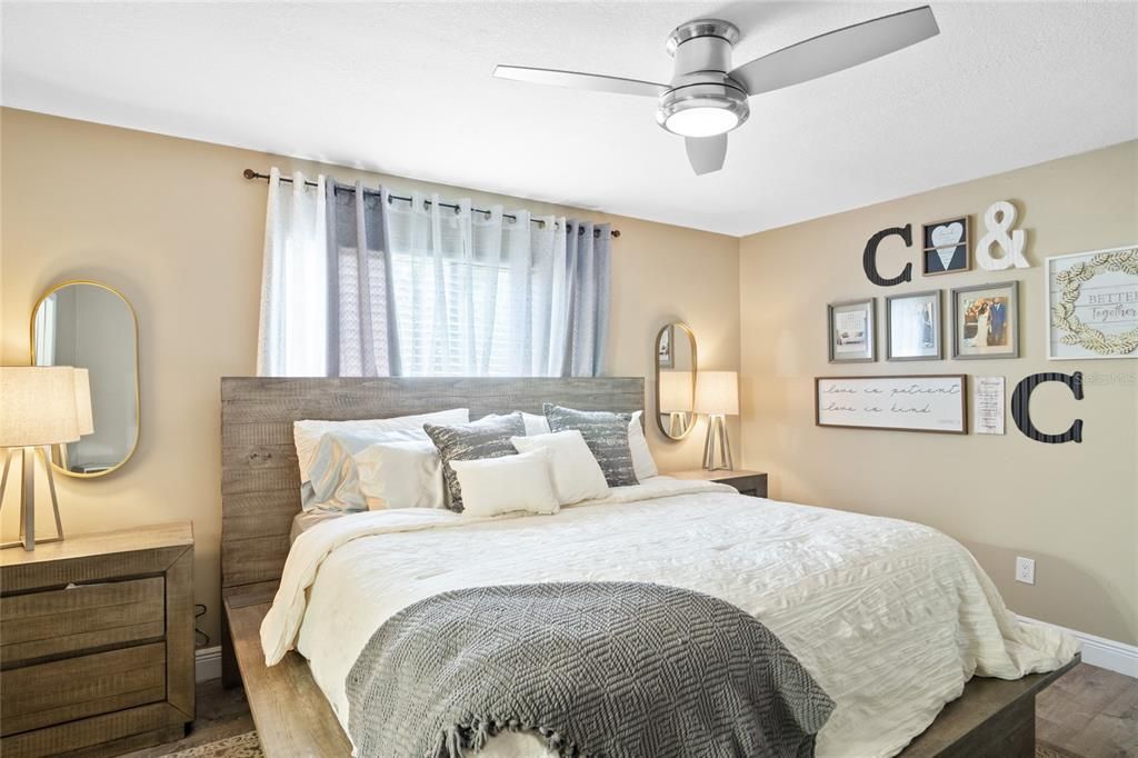 Active With Contract: $327,000 (3 beds, 2 baths, 1388 Square Feet)