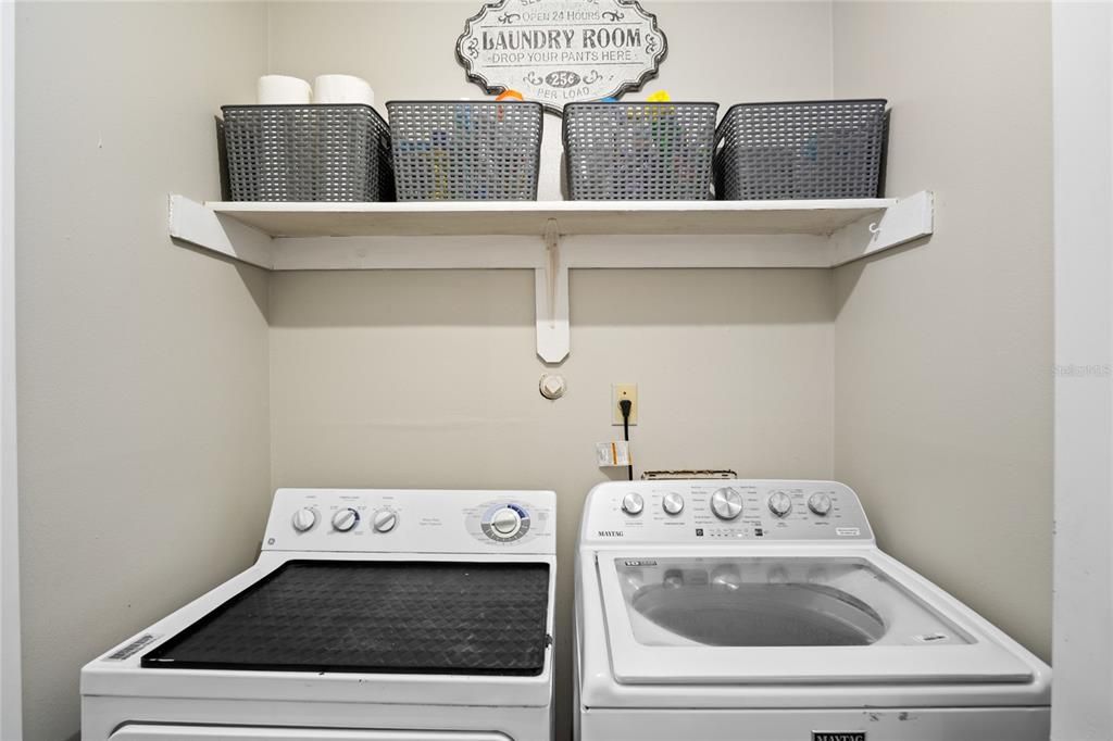 Active With Contract: $327,000 (3 beds, 2 baths, 1388 Square Feet)
