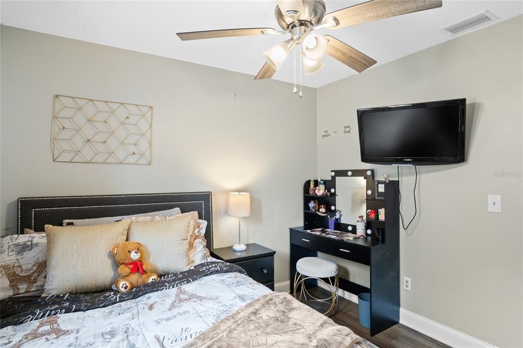 Active With Contract: $327,000 (3 beds, 2 baths, 1388 Square Feet)