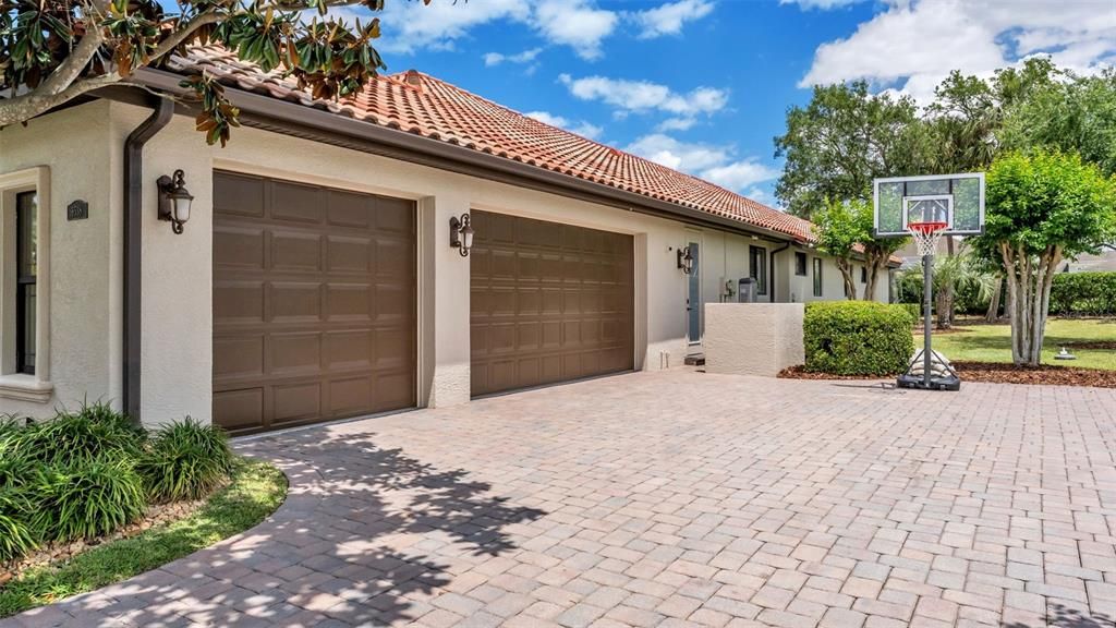 For Sale: $1,295,000 (5 beds, 3 baths, 3551 Square Feet)