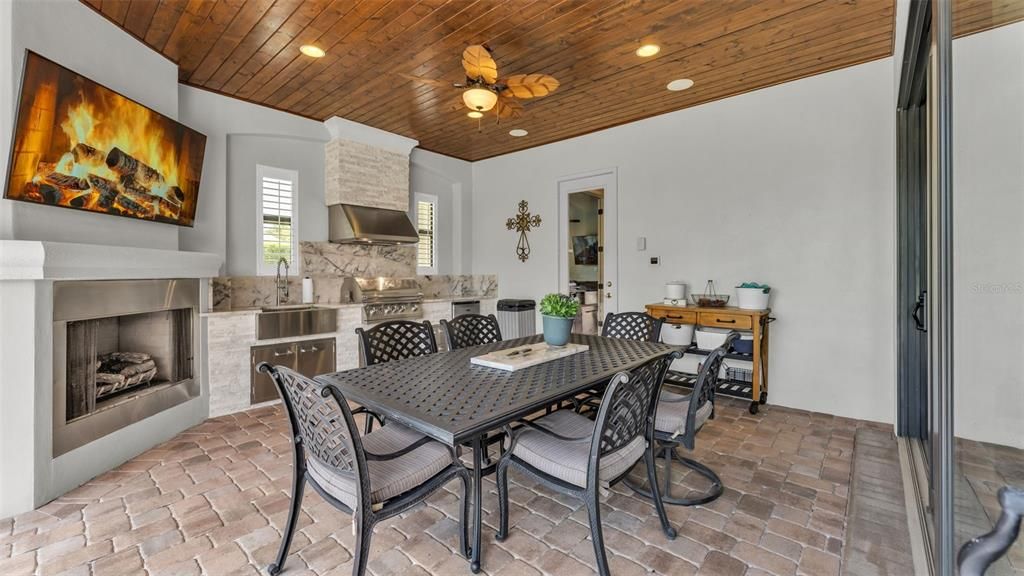 For Sale: $1,295,000 (5 beds, 3 baths, 3551 Square Feet)