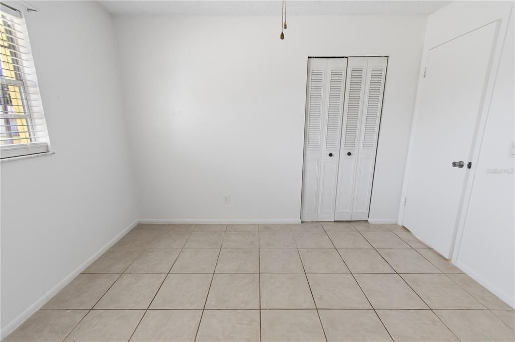 Activo con contrato: $269,000 (3 camas, 3 baños, 1300 Pies cuadrados)