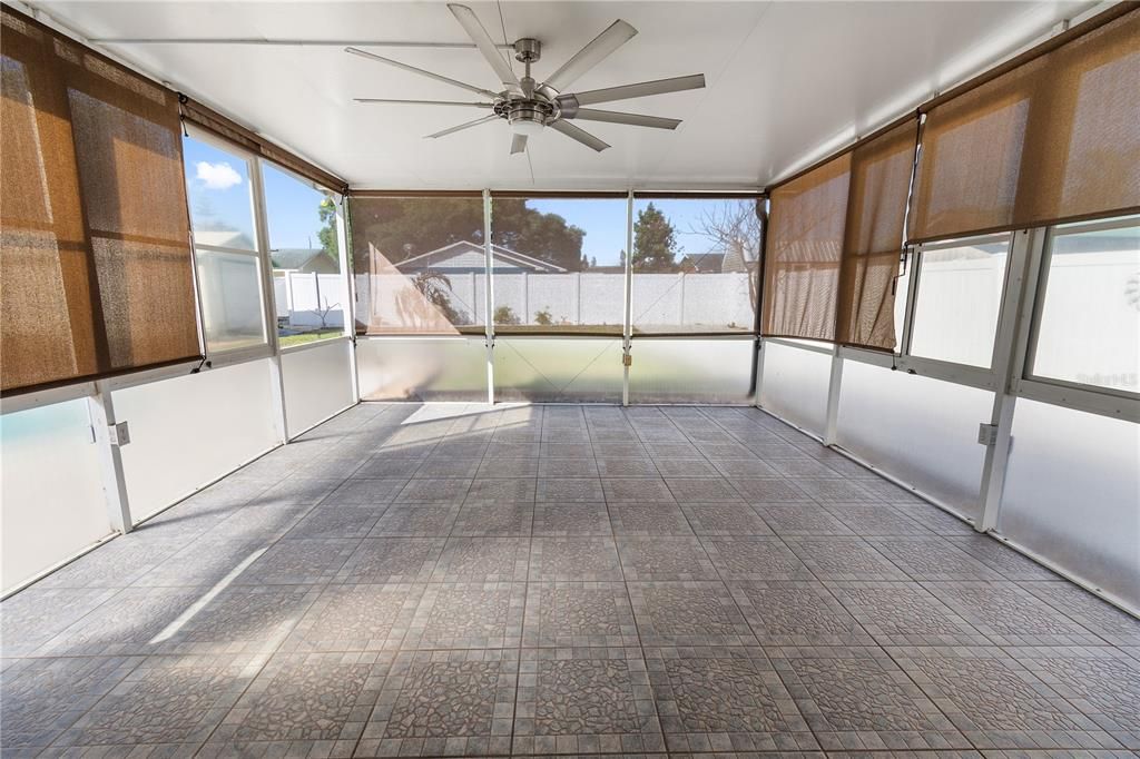 Activo con contrato: $269,000 (3 camas, 3 baños, 1300 Pies cuadrados)