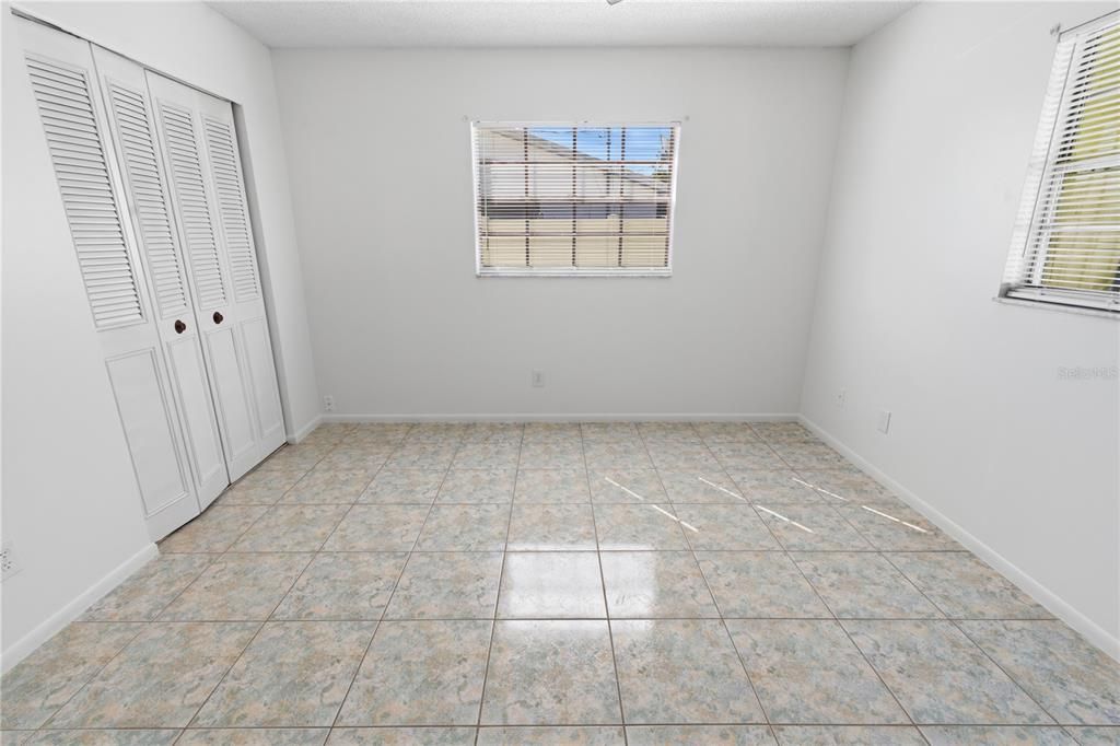 Activo con contrato: $269,000 (3 camas, 3 baños, 1300 Pies cuadrados)