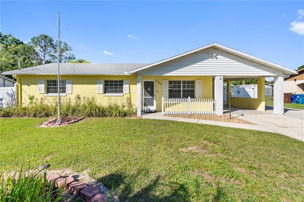 Activo con contrato: $269,000 (3 camas, 3 baños, 1300 Pies cuadrados)