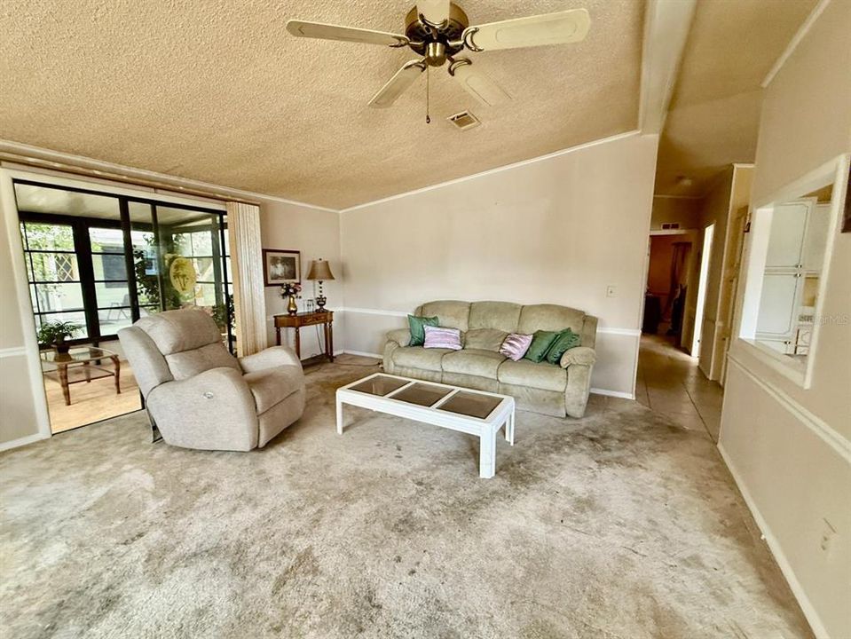 For Sale: $148,000 (2 beds, 2 baths, 1092 Square Feet)
