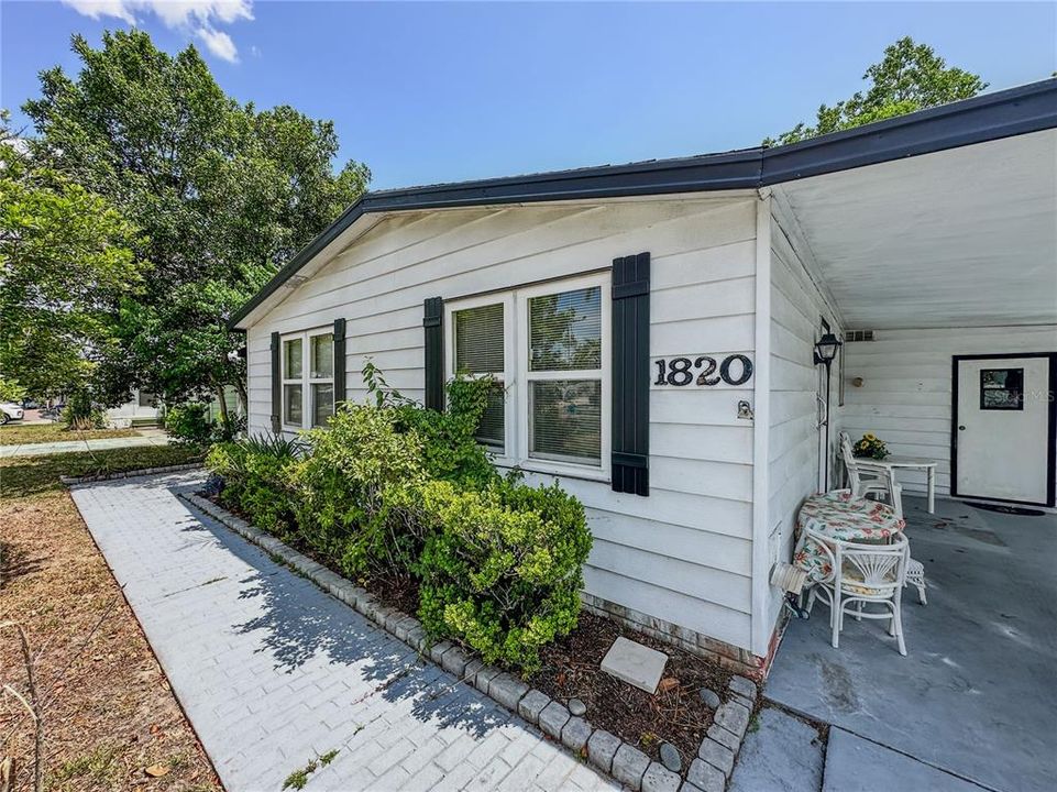 For Sale: $148,000 (2 beds, 2 baths, 1092 Square Feet)
