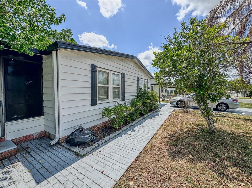 For Sale: $148,000 (2 beds, 2 baths, 1092 Square Feet)