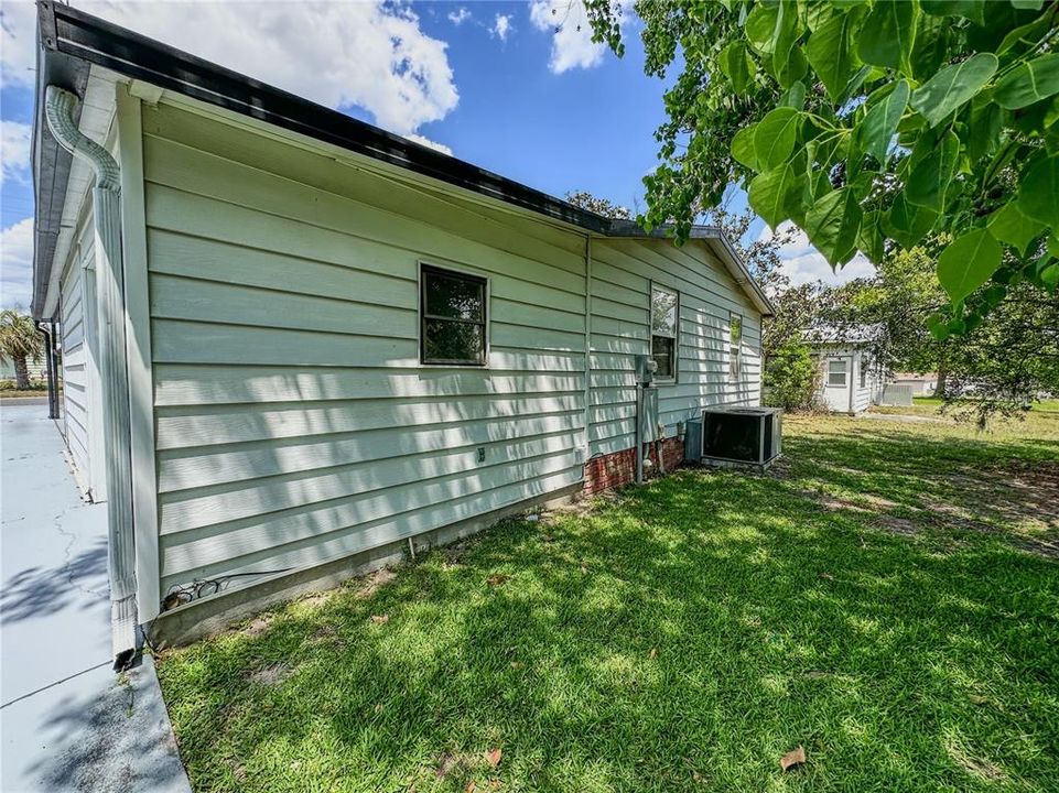 For Sale: $148,000 (2 beds, 2 baths, 1092 Square Feet)